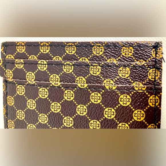 Stylish Multi-Layer Card/ID Holder - Picture 6 of 8